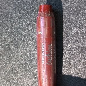 Revlon kiss cushion lip tint